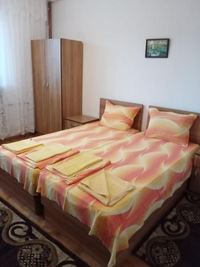 Къща За Гости Петрови Primorsko Exterior foto
