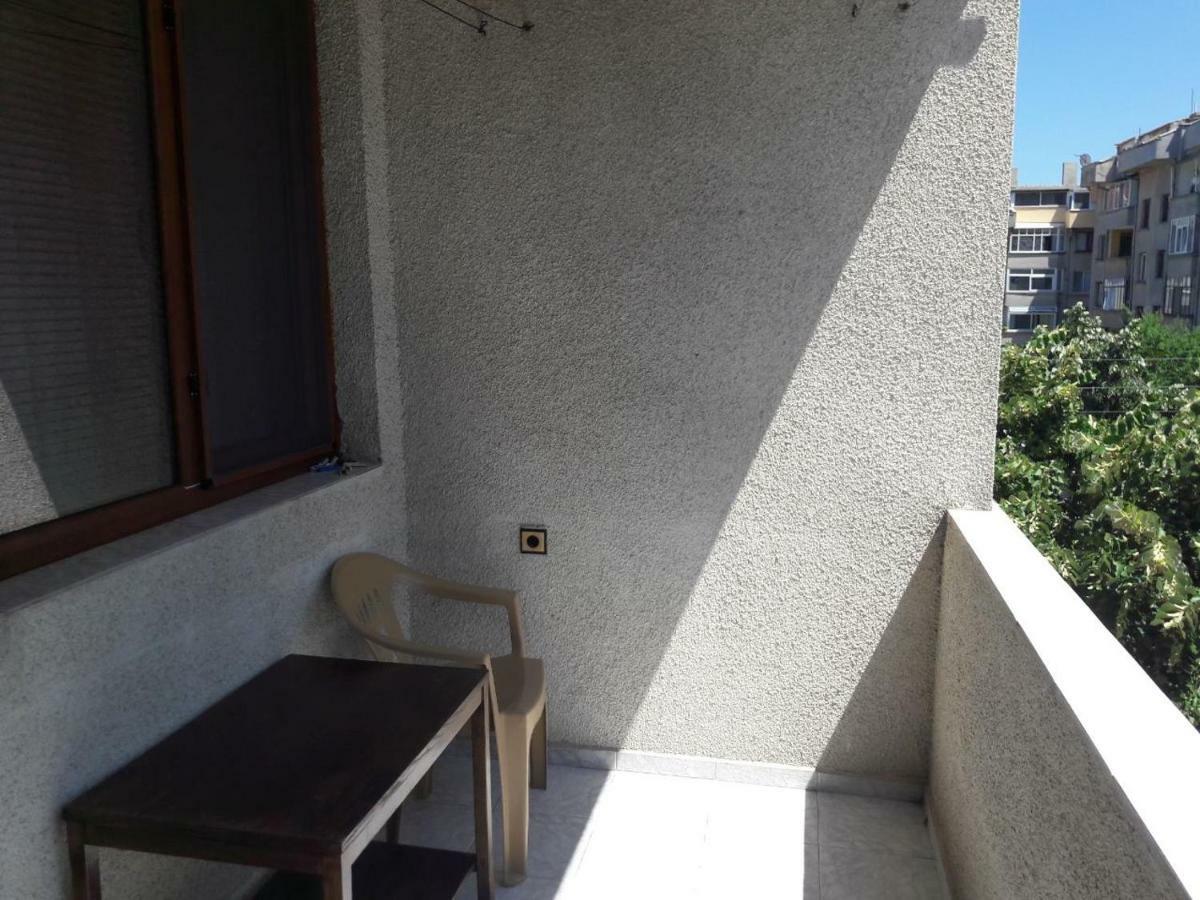 Къща За Гости Петрови Primorsko Exterior foto